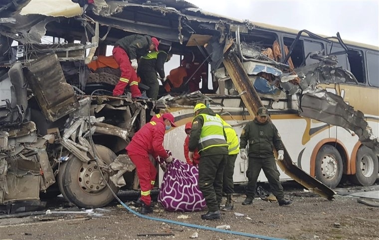 Tai nạn xe bus ở Bolivia khiến ít nhất 21 người chết, hơn 20 người bị thương